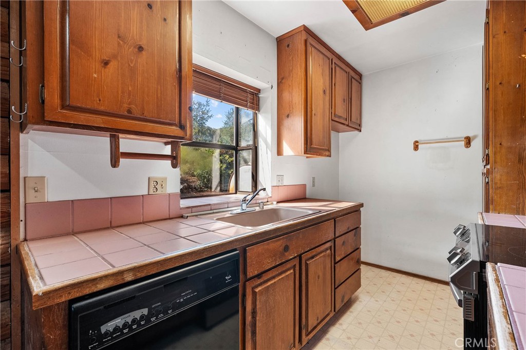 9069 Yaquima Drive Property Photo 16