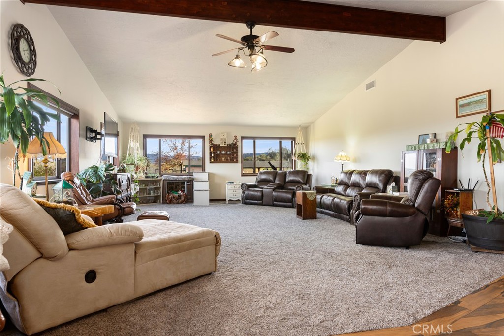 340 Fritch Road Property Photo 8