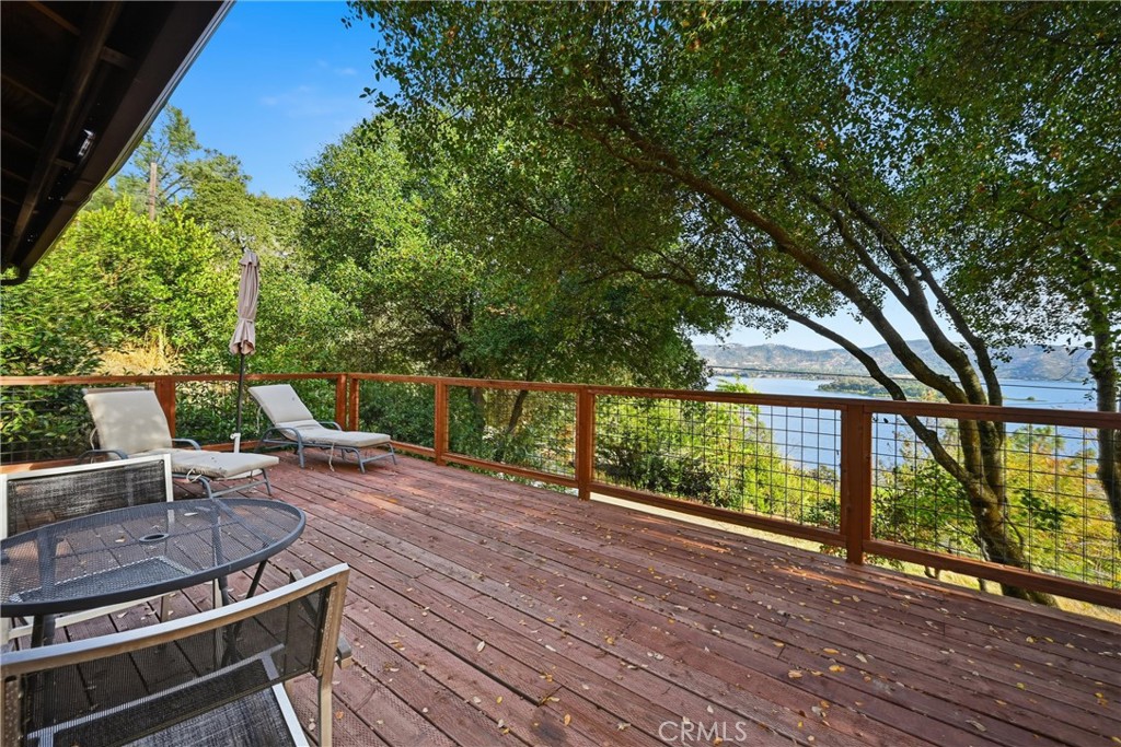 11664 Lakeview Drive Property Photo 1