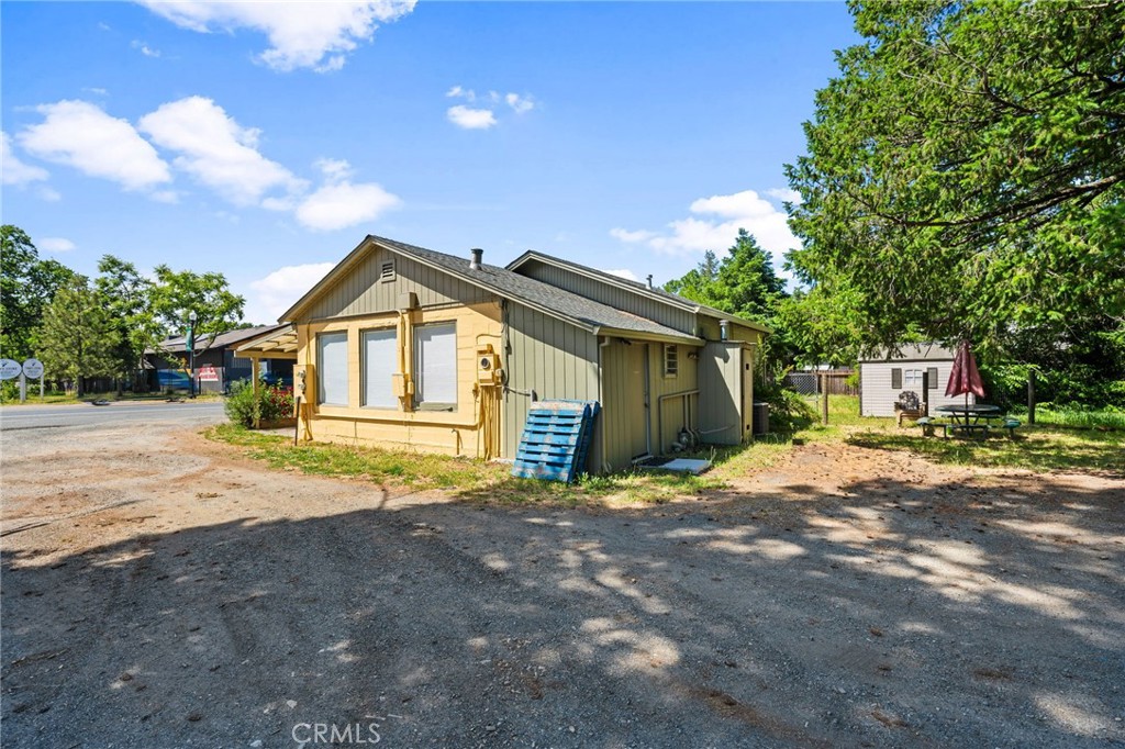 21298 Calistoga Property Photo 4