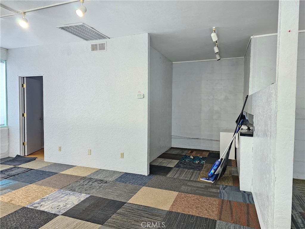 21298 Calistoga Property Photo 9