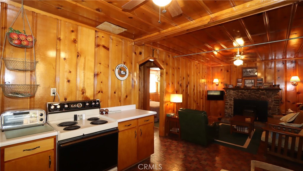 10785 Loch Lomond Property Photo 8
