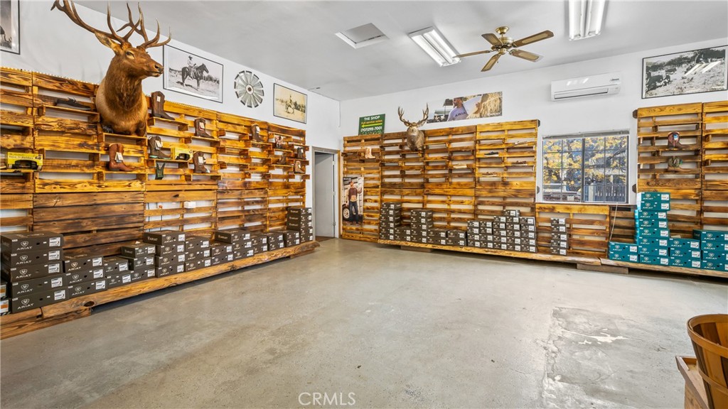 16345 Main Street Property Photo 10
