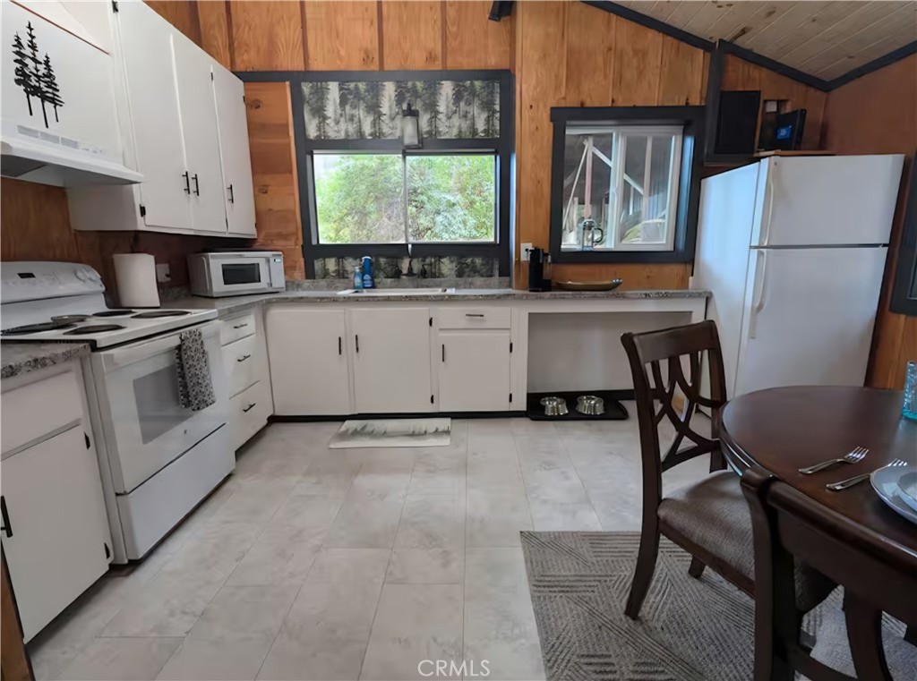 16135 Bottle Rock Rd. Property Photo 5