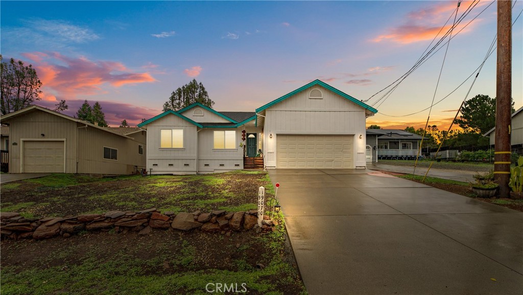 19070 Ravenhill Property Photo 1