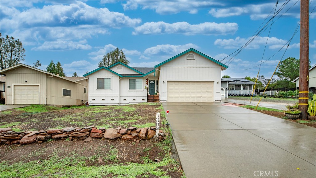 19070 Ravenhill Property Photo 2