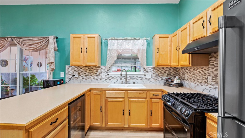 19070 Ravenhill Property Photo 6