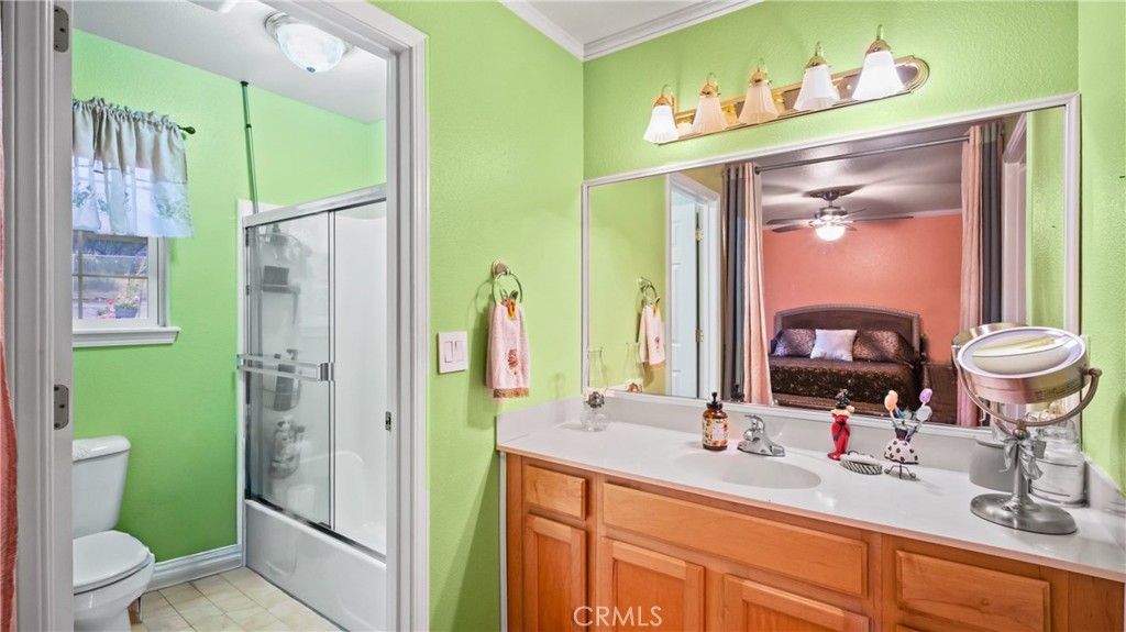 19070 Ravenhill Property Photo 12