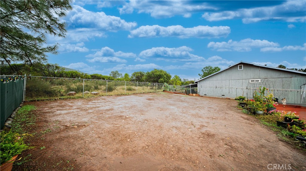 19070 Ravenhill Property Photo 25