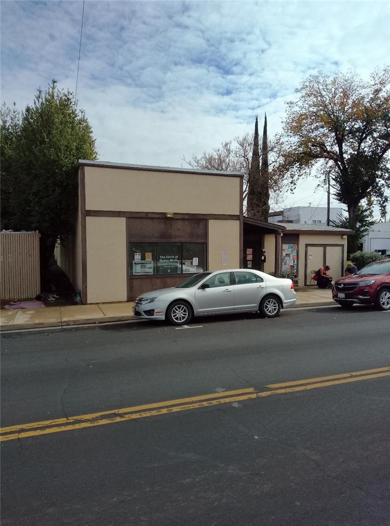 525 N Main Property Photo 2