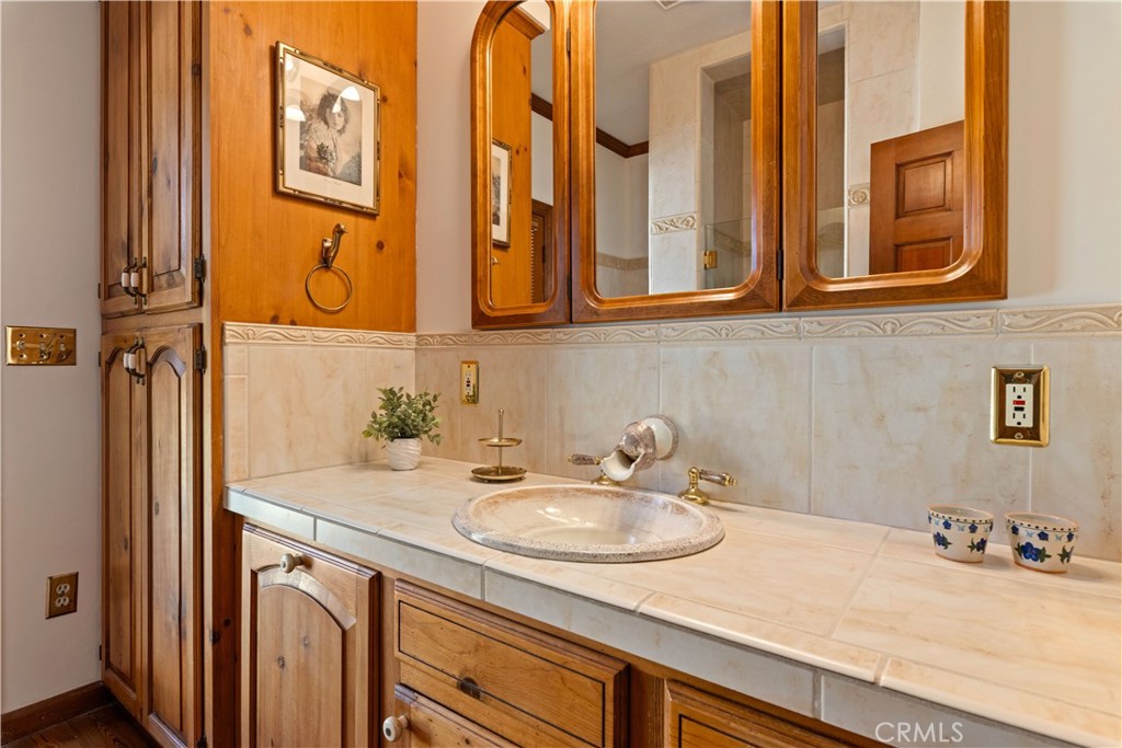 608 Dixon Drive Property Photo 32