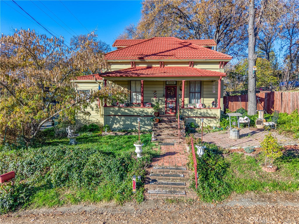 225 N Tunis Property Photo 30