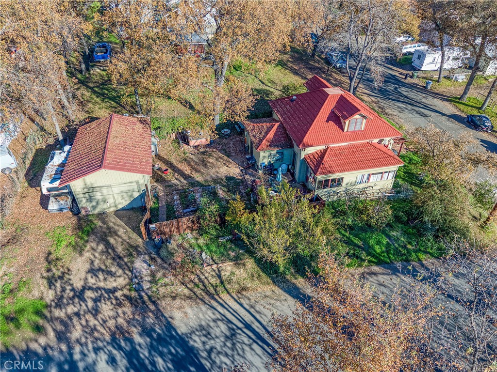 225 N Tunis Property Photo 33