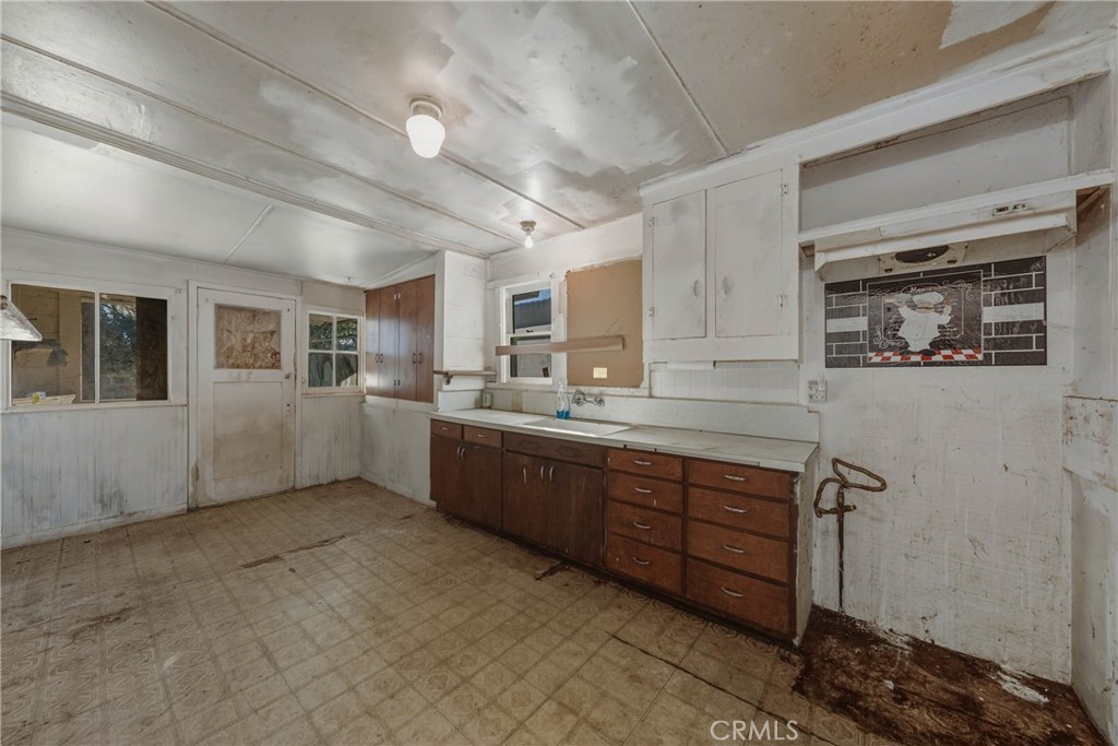 3527 E State Highway 20 Property Photo 16