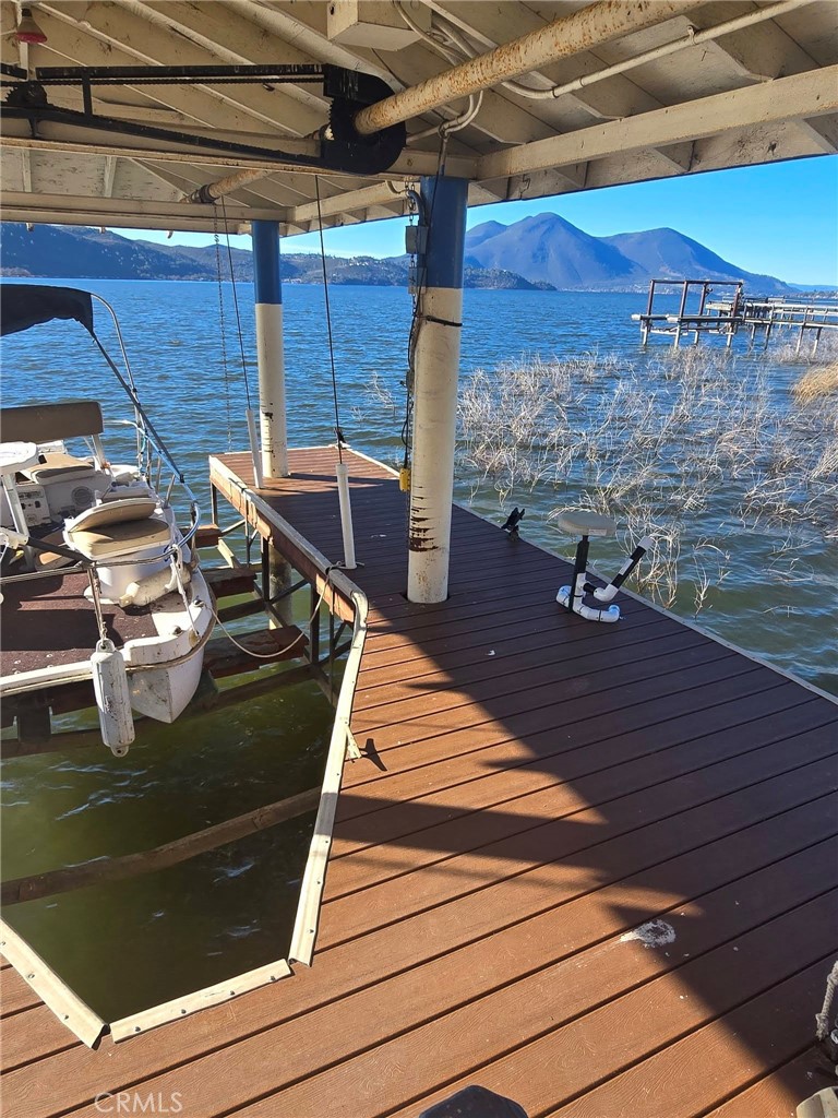 14101 Lakeshore Property Photo 2