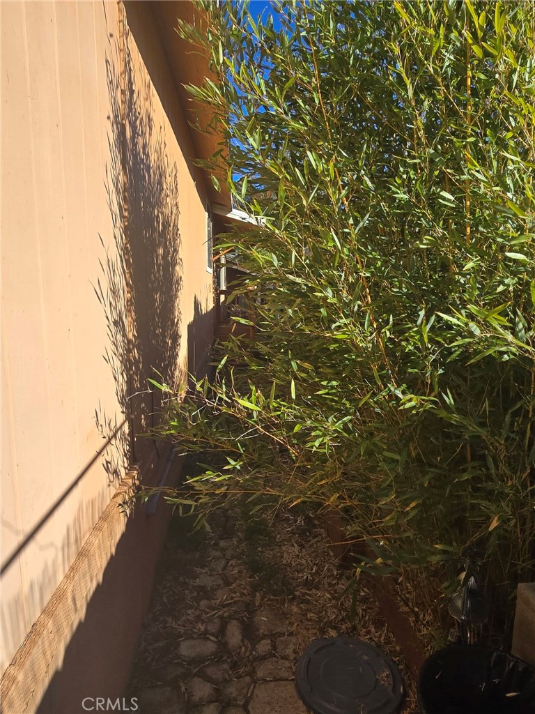 14101 Lakeshore Property Photo 4