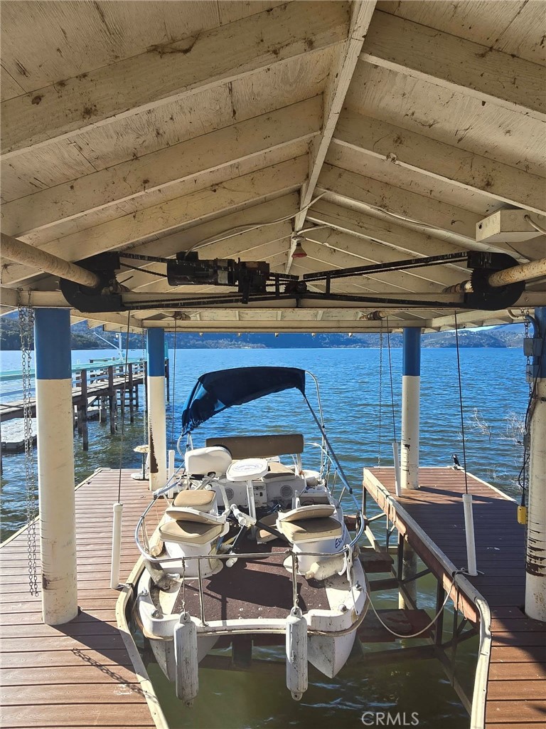 14101 Lakeshore Property Photo 7