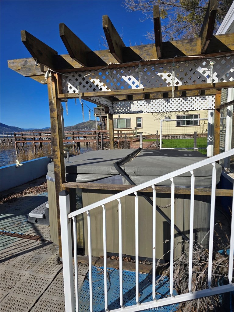 14101 Lakeshore Property Photo 33