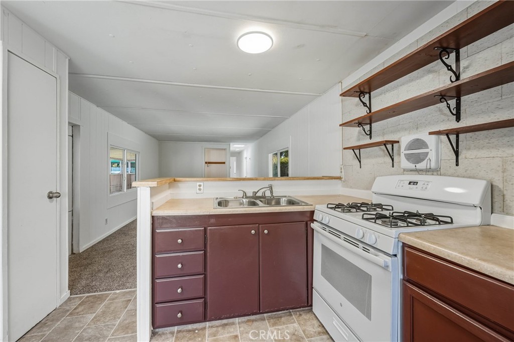 5890 E Highway 20 16 Property Photo 2