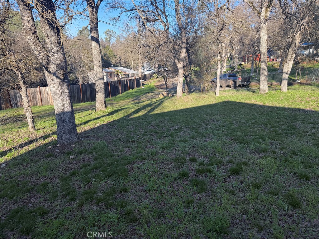 15545 Pine Property Photo 3