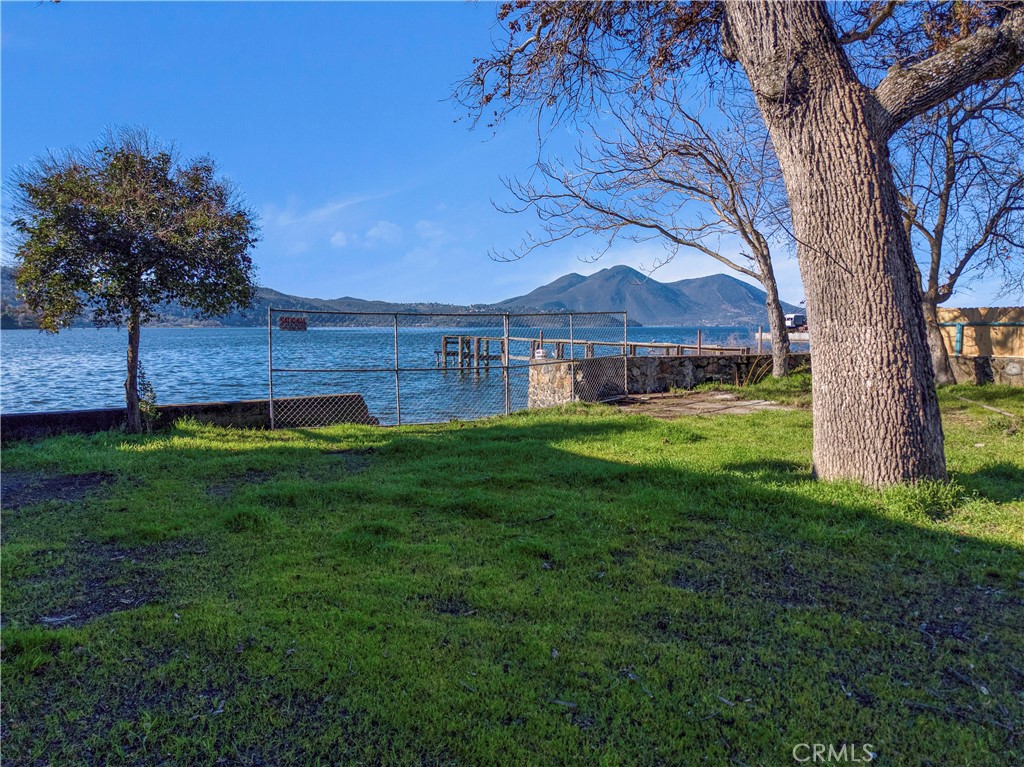 14151 Lakeshore Property Photo 2
