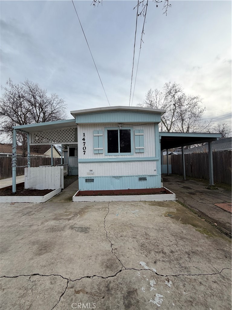 14707 Walnut Avenue Property Photo 1