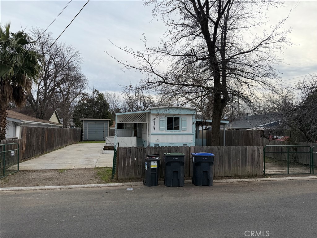 14707 Walnut Avenue Property Photo 10