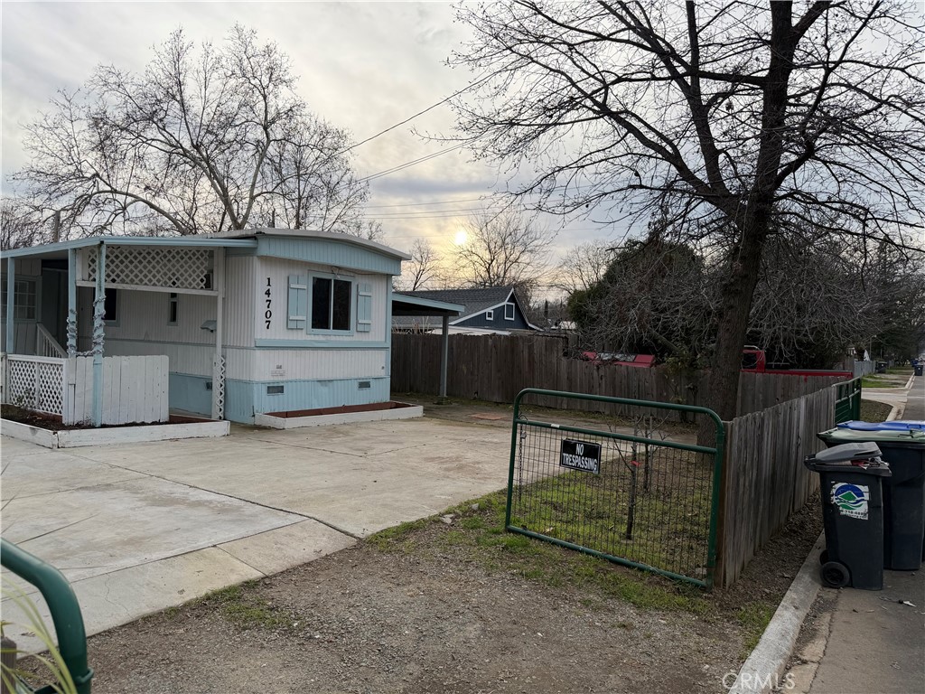 14707 Walnut Avenue Property Photo 11