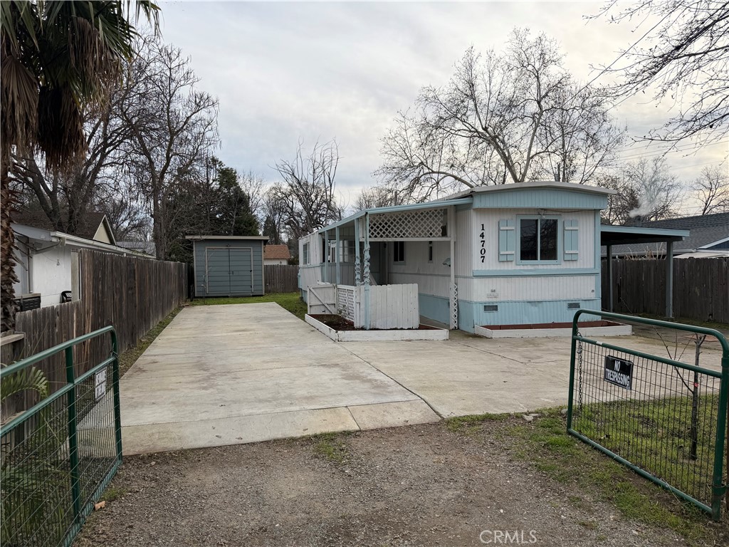14707 Walnut Avenue Property Photo 12