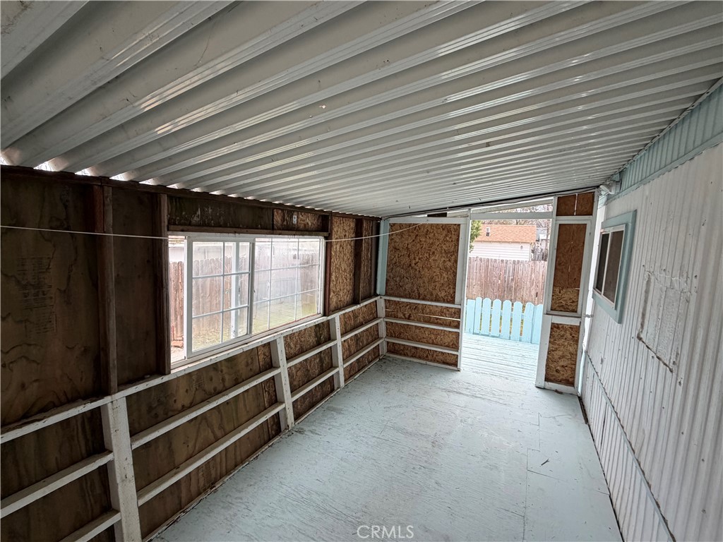 14707 Walnut Avenue Property Photo 18