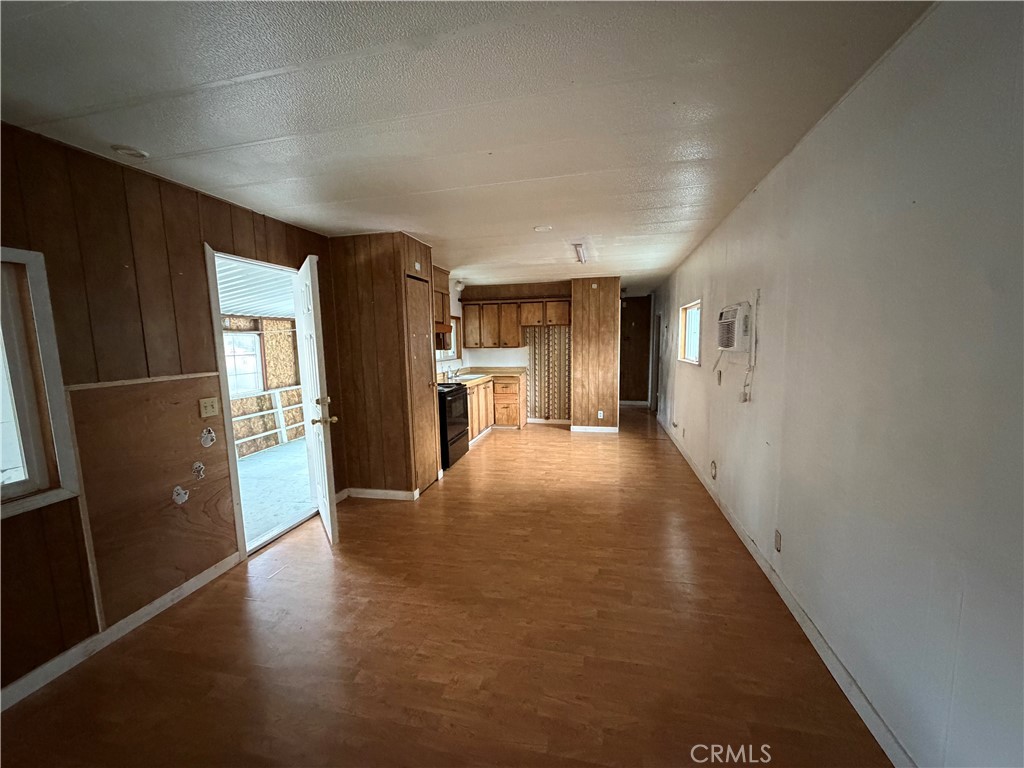 14707 Walnut Avenue Property Photo 19