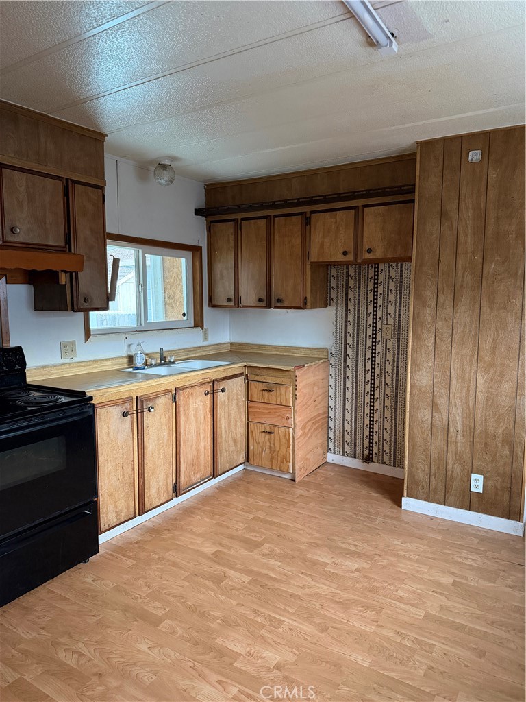 14707 Walnut Avenue Property Photo 20