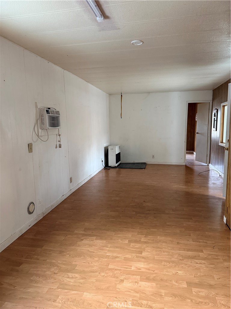 14707 Walnut Avenue Property Photo 22