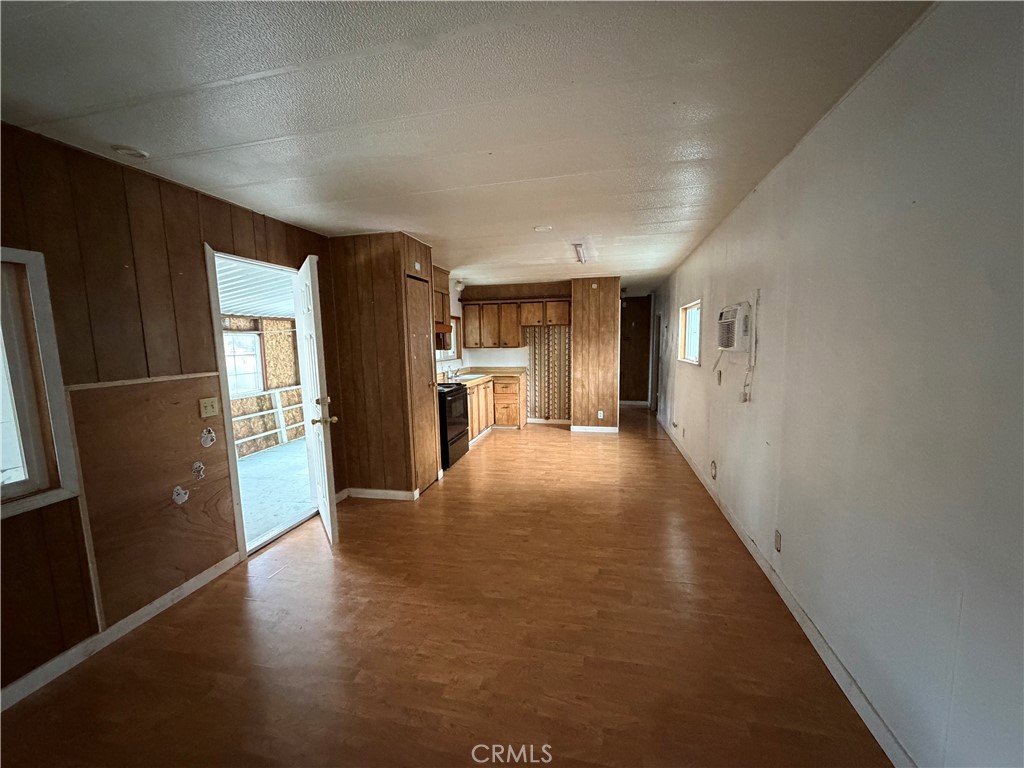 14707 Walnut Avenue Property Photo 24
