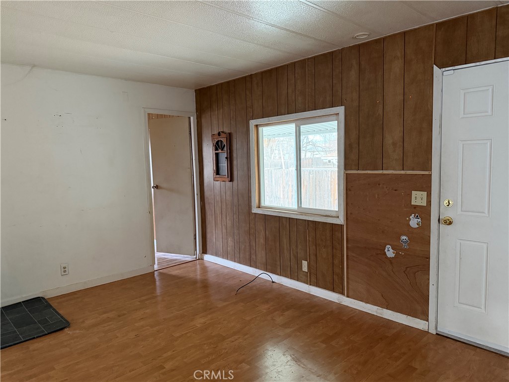 14707 Walnut Avenue Property Photo 25