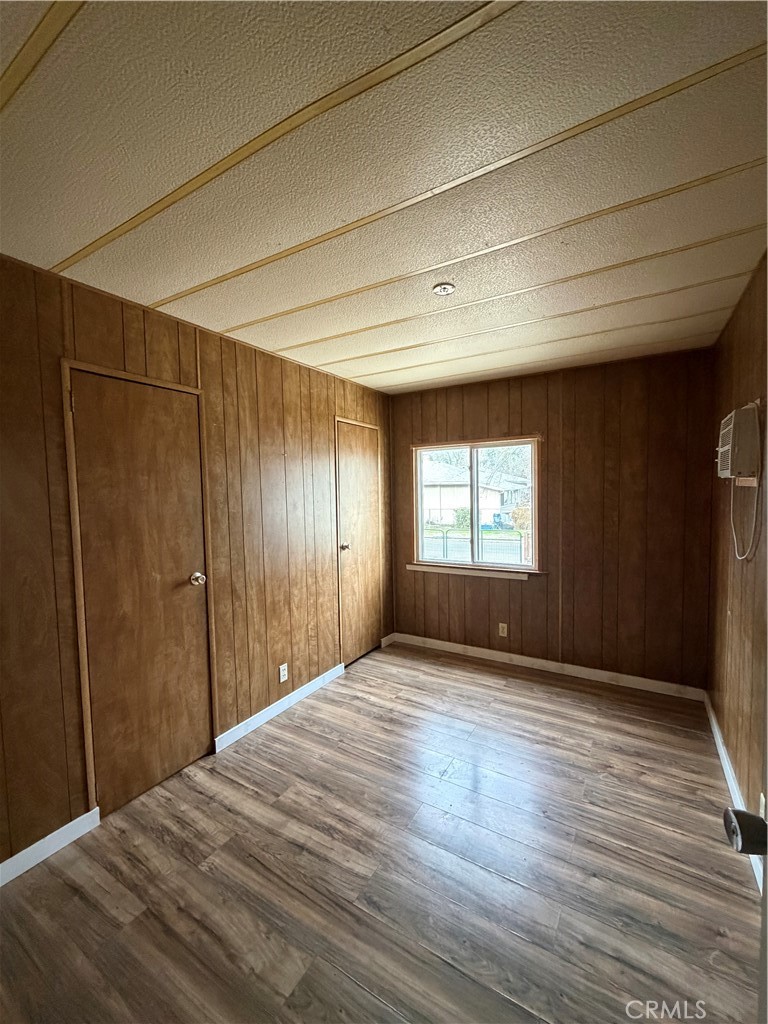 14707 Walnut Avenue Property Photo 27