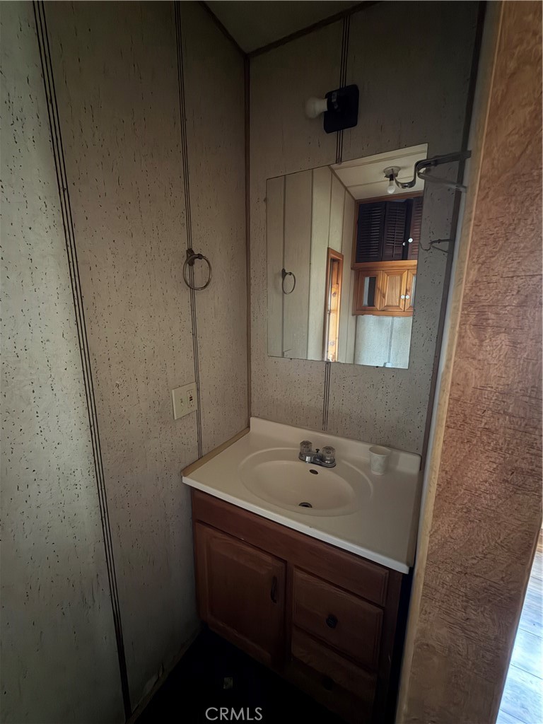 14707 Walnut Avenue Property Photo 28