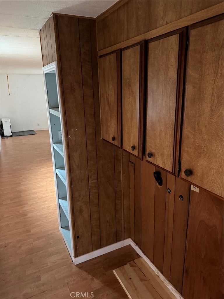 14707 Walnut Avenue Property Photo 31