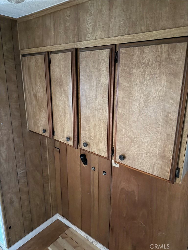 14707 Walnut Avenue Property Photo 32