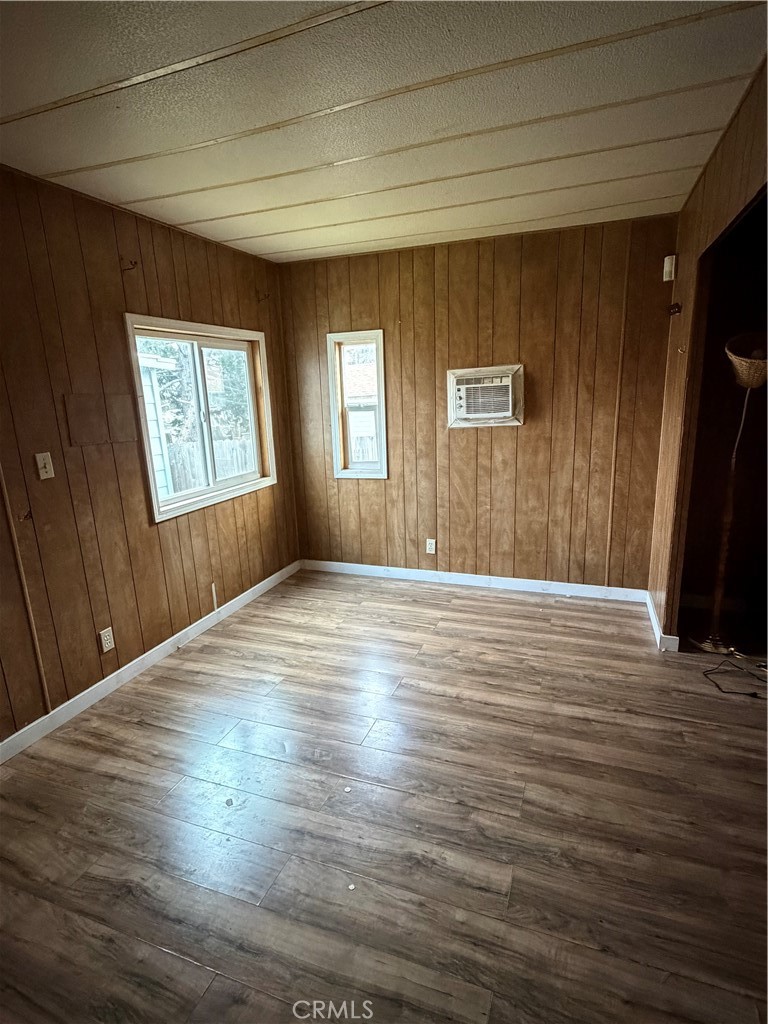 14707 Walnut Avenue Property Photo 35