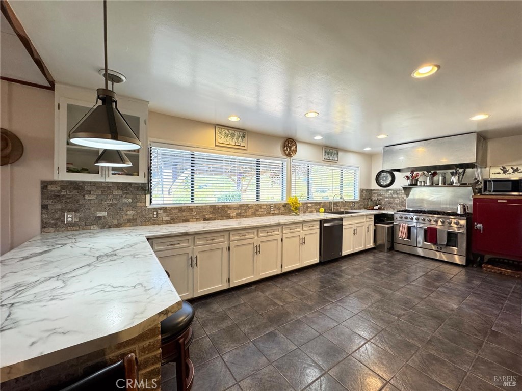8411 Highway 175 Property Photo 7