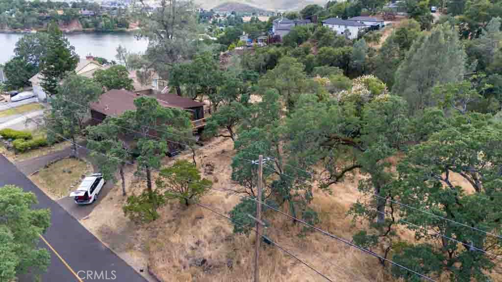 18337 North Shore Drive Property Photo 1