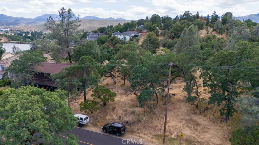 18337 North Shore Drive Property Photo 16