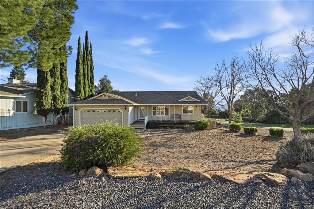 19093 Ravenhill Road Property Photo 2