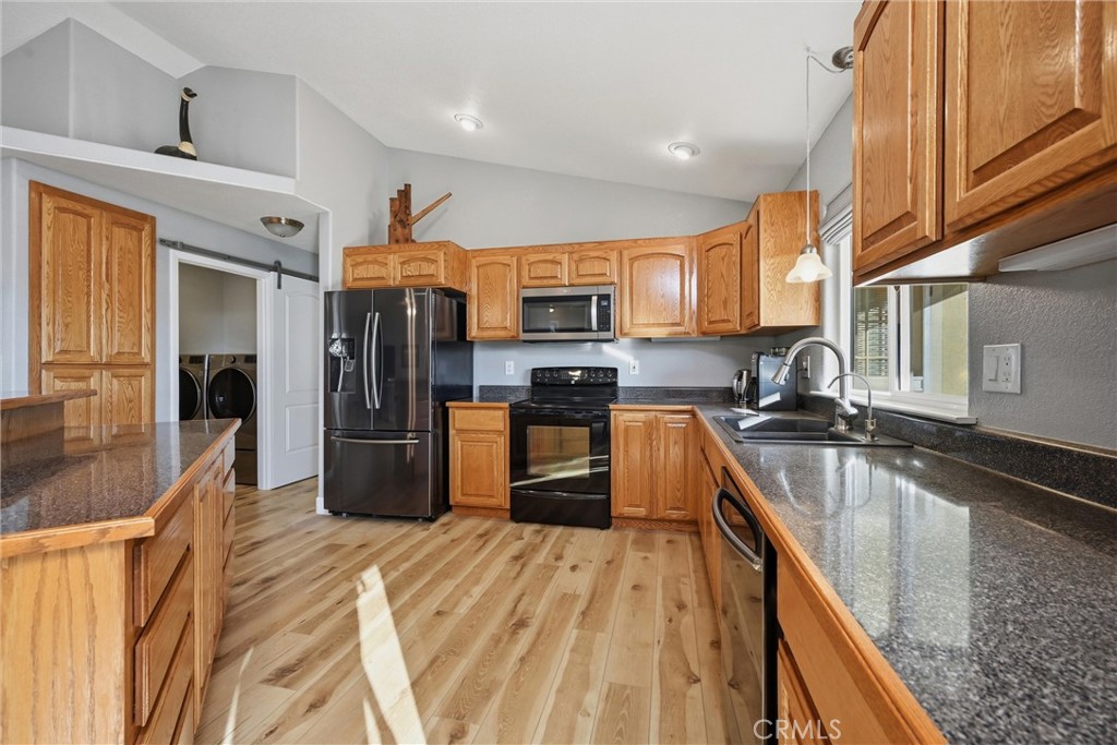 19093 Ravenhill Road Property Photo 16