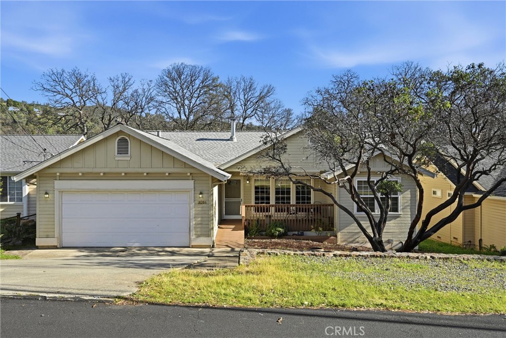 18286 North Shore Drive Property Photo 1