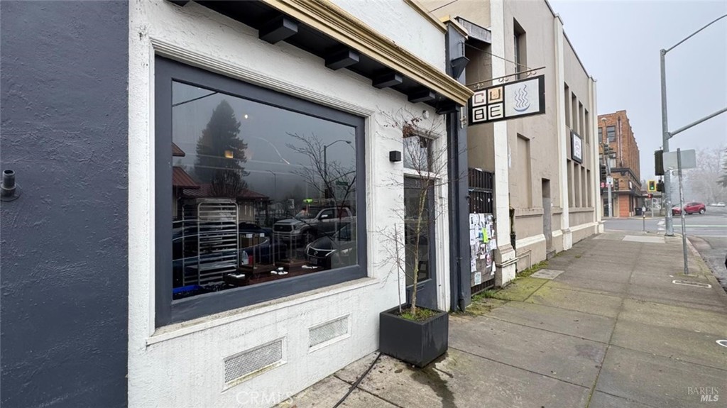 35 E Commercial Property Photo 1