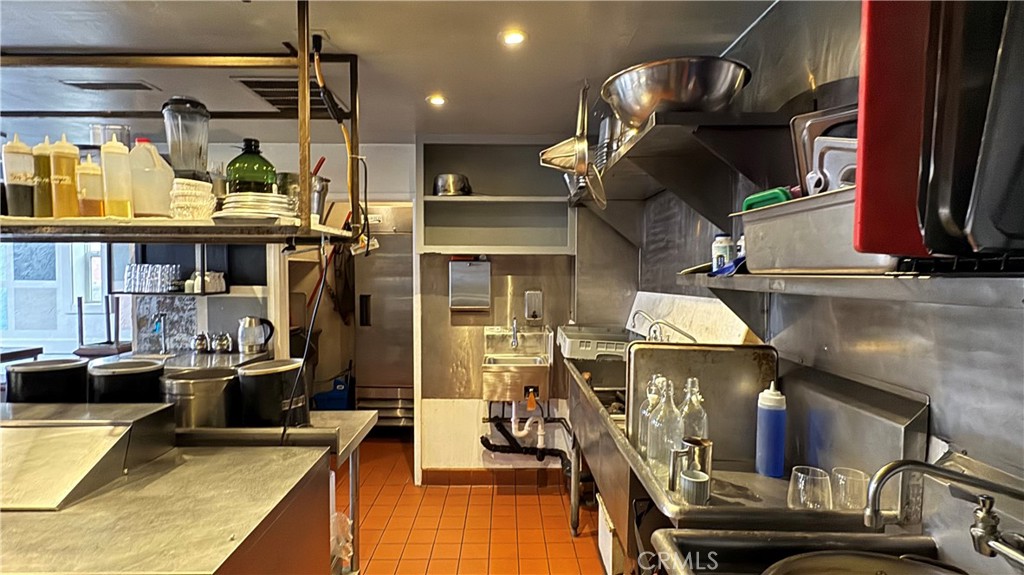 35 E Commercial Property Photo 8
