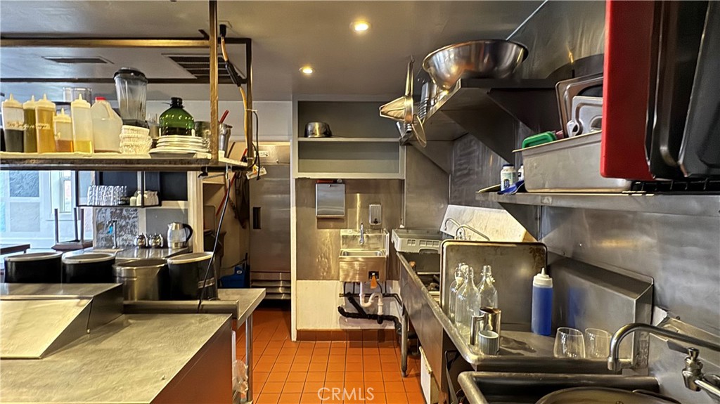 35 E Commercial Property Photo 10
