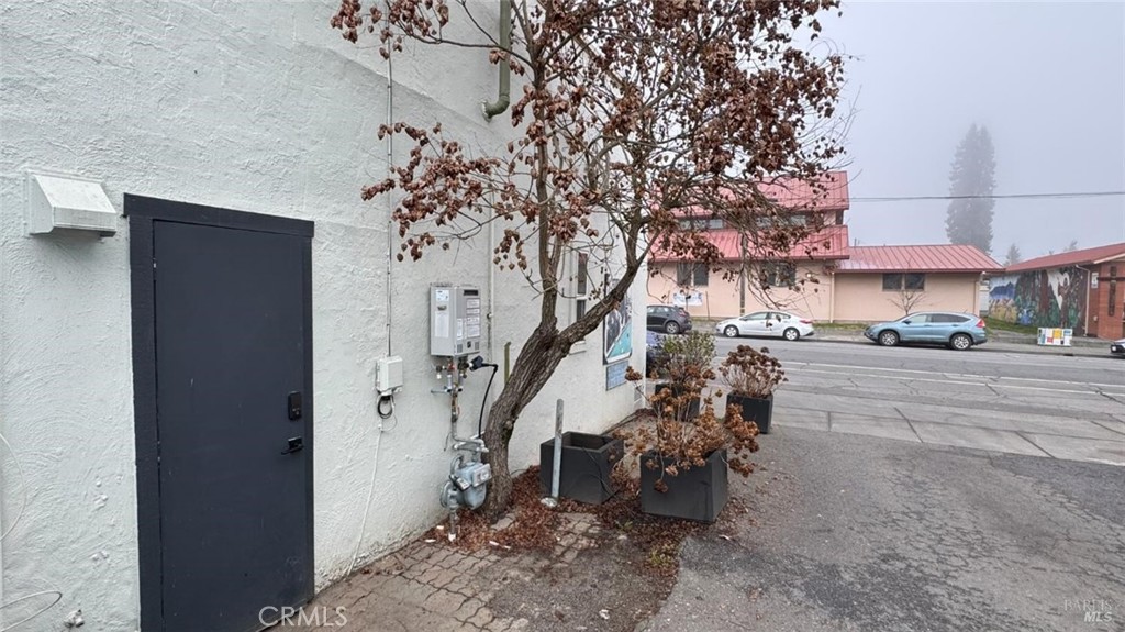 35 E Commercial Property Photo 17